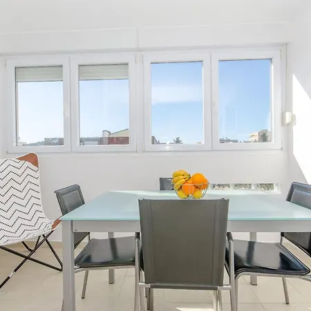 Spacious Neven Near Center, With Two Ac Units