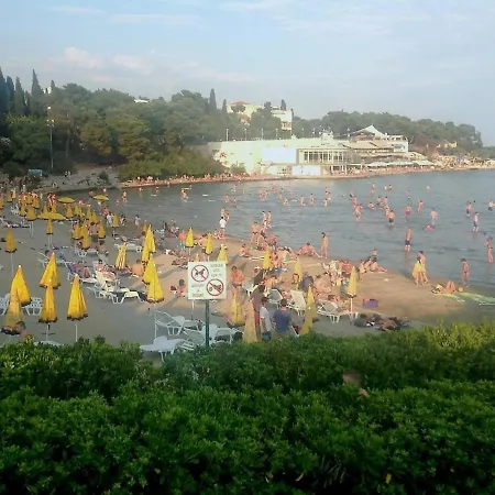 公寓 Spacious Neven Near Center, With Two Ac Units 斯普利特