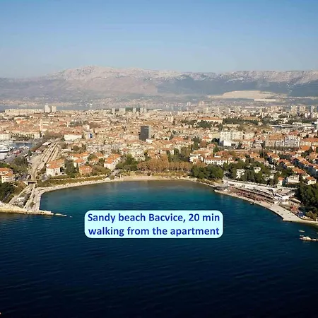 Spacious Neven Near Center, With Two Ac Units 公寓 *