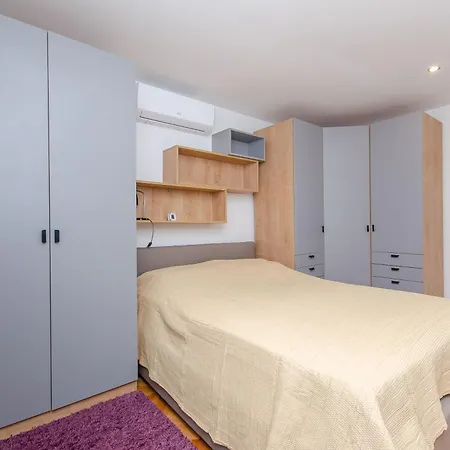 公寓 Spacious Neven Near Center, With Two Ac Units 斯普利特