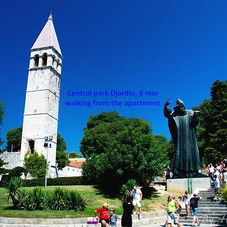 Spacious Neven Near Center, With Two Ac Units Appartement *