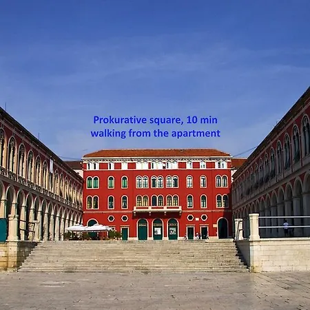 Spacious Neven Near Center, With Two Ac Units